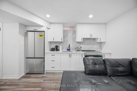 Photo 40 at 87 Via Toscana Drive, Vellore Village, Vaughan