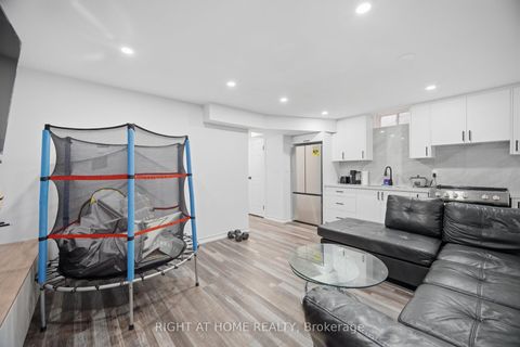 Photo 42 at 87 Via Toscana Drive, Vellore Village, Vaughan