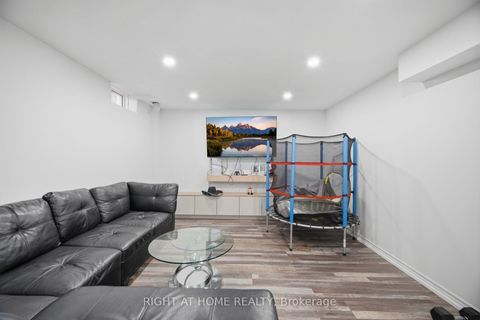 Photo 44 at 87 Via Toscana Drive, Vellore Village, Vaughan