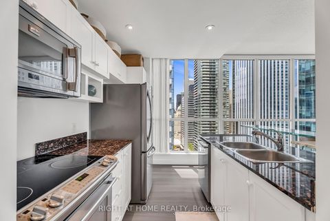 Photo 11 at 3202 - 8 York Street, Waterfront Communities C1, Toronto