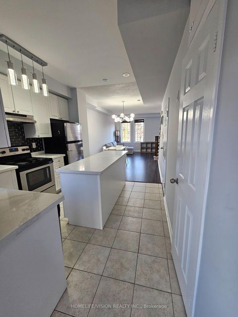 Photo 5 at 68 - 397 Beechgrove Drive, West Hill, Toronto