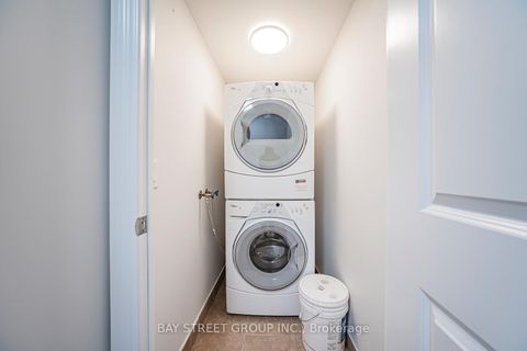 Photo 9 at 1723 - 500 Doris Avenue, Willowdale East, Toronto