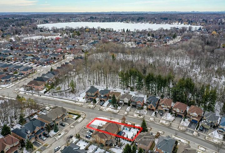 Photo 1 at 133 Long Point Drive, Oak Ridges Lake Wilcox, Richmond Hill