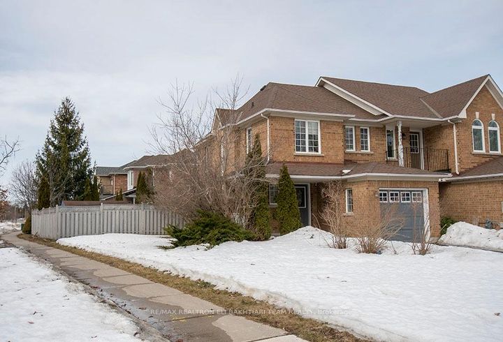 Photo 5 at 133 Long Point Drive, Oak Ridges Lake Wilcox, Richmond Hill