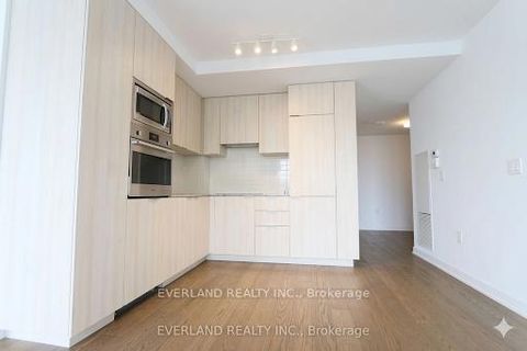 Photo 4 at 703 - 11 Wellesley Street W, Bay Street Corridor, Toronto