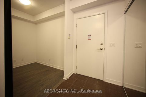 Photo 8 at 512 - 9205 yonge st Avenue, Langstaff, Richmond Hill