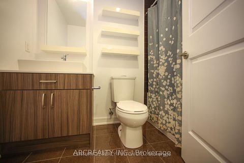 Photo 10 at 512 - 9205 yonge st Avenue, Langstaff, Richmond Hill