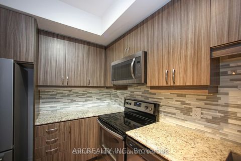 Photo 16 at 512 - 9205 yonge st Avenue, Langstaff, Richmond Hill
