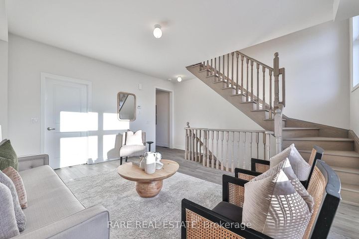 Photo 4 at 6 Tarmola Park Court, Humber Summit, Toronto