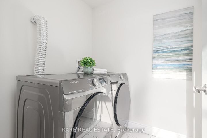 Photo 13 at 6 Tarmola Park Court, Humber Summit, Toronto