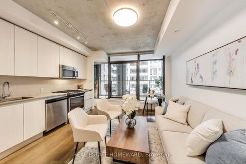 Photo 1 at 320 - 111 Bathurst Street, Waterfront Communities C1, Toronto