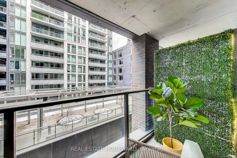 Photo 6 at 320 - 111 Bathurst Street, Waterfront Communities C1, Toronto