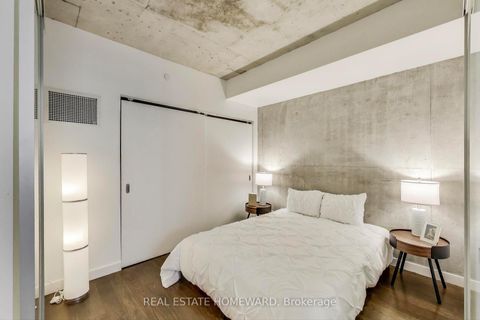 Photo 7 at 320 - 111 Bathurst Street, Waterfront Communities C1, Toronto