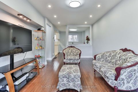 Photo 9 at 255 - 55 Collinsgrove Road, West Hill, Toronto