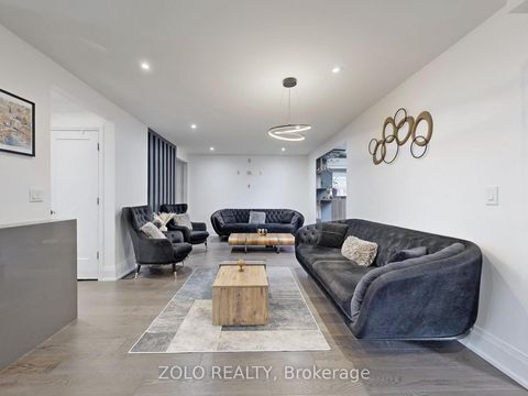 Photo 5 at 226 Thoms Crescent, Central Newmarket, Newmarket