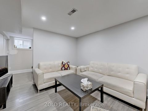 Photo 34 at 226 Thoms Crescent, Central Newmarket, Newmarket