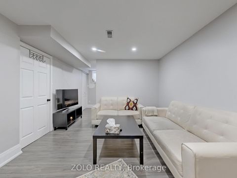 Photo 35 at 226 Thoms Crescent, Central Newmarket, Newmarket