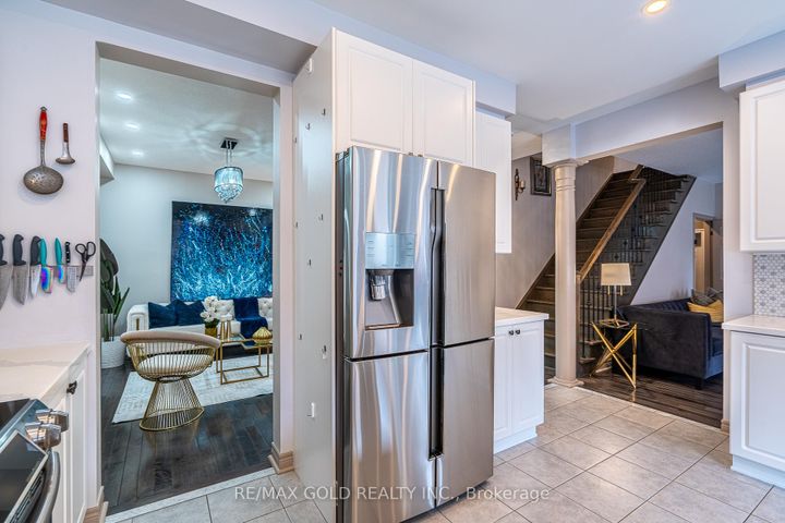 Photo 10 at 83 Cookview Drive, Wellington, Brampton