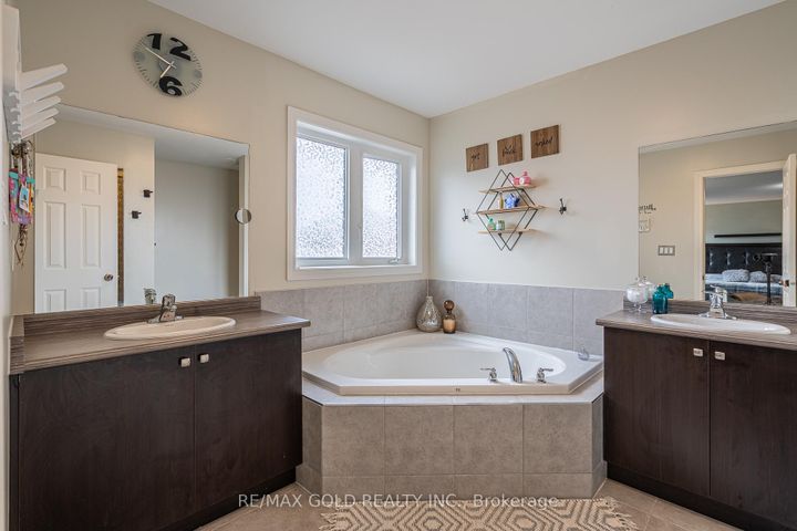 Photo 23 at 83 Cookview Drive, Wellington, Brampton