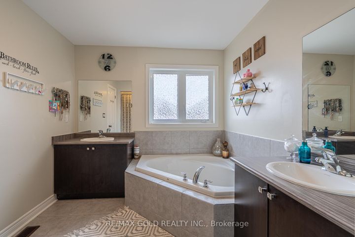 Photo 24 at 83 Cookview Drive, Wellington, Brampton