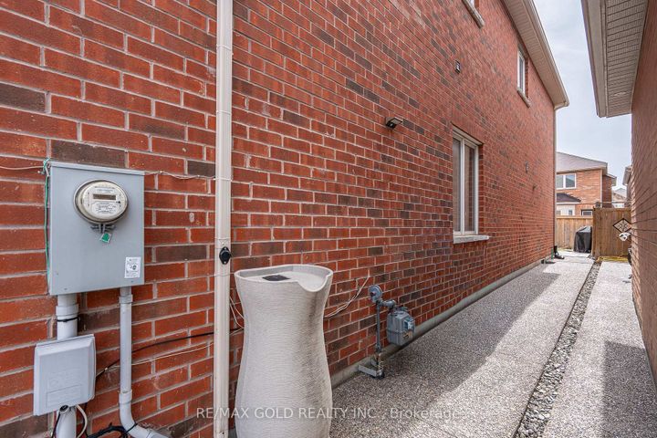 Photo 40 at 83 Cookview Drive, Wellington, Brampton