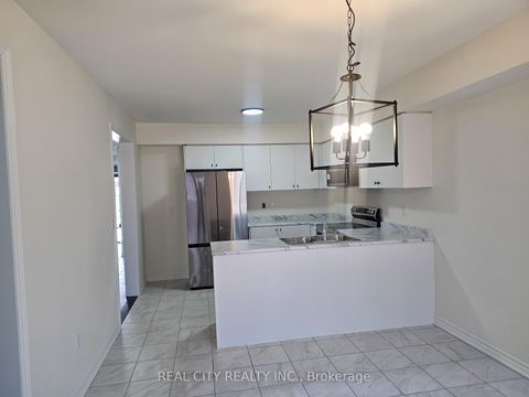 Photo 8 at 5 Heather Fullerton Road, Sutton & Jackson's Point, Georgina