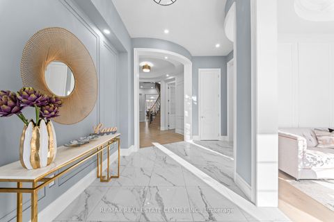 Photo 2 at 67 Rolling Green Court, Kleinburg, Vaughan