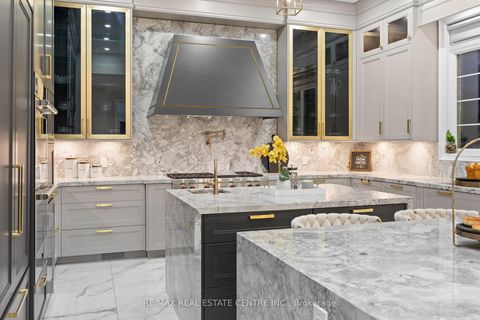 Photo 9 at 67 Rolling Green Court, Kleinburg, Vaughan