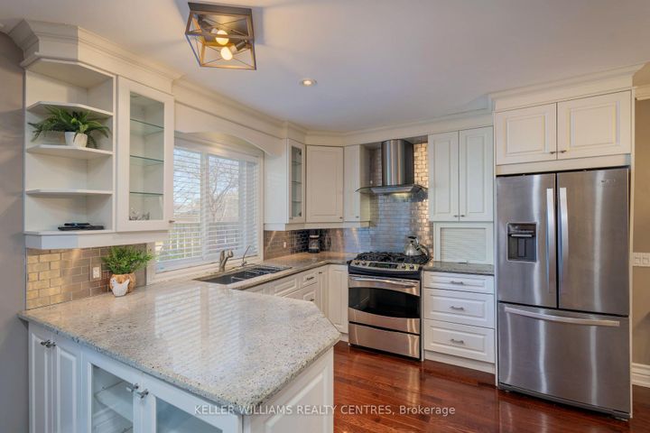 Photo 3 at 20 - 6779 Glen Erin Drive, Meadowvale, Mississauga