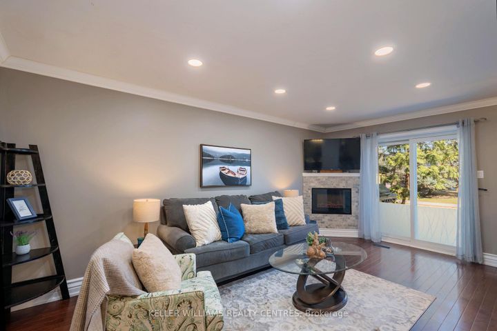 Photo 6 at 20 - 6779 Glen Erin Drive, Meadowvale, Mississauga