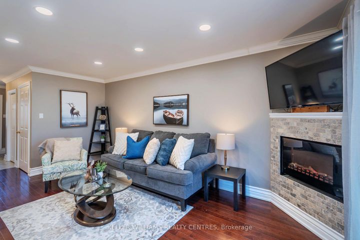 Photo 7 at 20 - 6779 Glen Erin Drive, Meadowvale, Mississauga