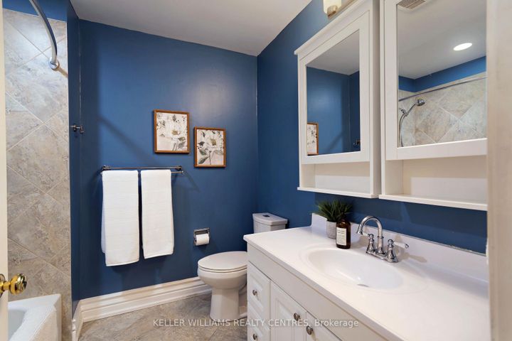 Photo 20 at 20 - 6779 Glen Erin Drive, Meadowvale, Mississauga