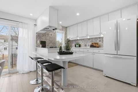 Photo 11 at 26 - 50 Silverbell Grove, Malvern, Toronto