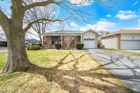 Photo 0 at 2 Thicket Road, Markland Wood, Toronto