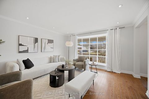 Photo 5 at 2 Thicket Road, Markland Wood, Toronto