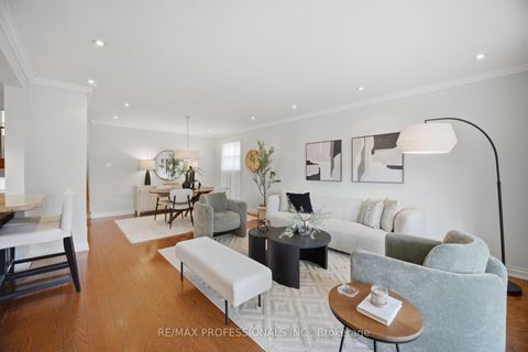 Photo 6 at 2 Thicket Road, Markland Wood, Toronto