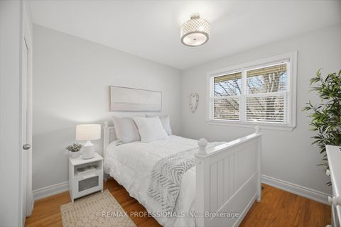 Photo 20 at 2 Thicket Road, Markland Wood, Toronto