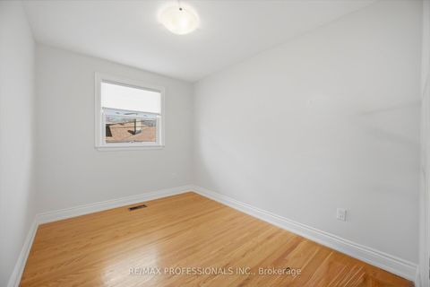 Photo 22 at 2 Thicket Road, Markland Wood, Toronto