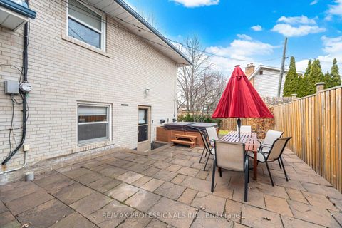 Photo 40 at 2 Thicket Road, Markland Wood, Toronto