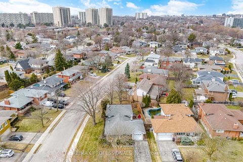 Photo 46 at 2 Thicket Road, Markland Wood, Toronto