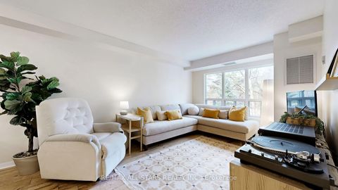 Photo 5 at 327 - 900 Bogart Mill Trail, College Manor, Newmarket