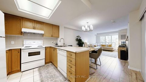 Photo 11 at 327 - 900 Bogart Mill Trail, College Manor, Newmarket