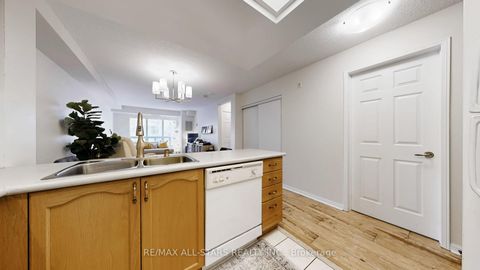 Photo 12 at 327 - 900 Bogart Mill Trail, College Manor, Newmarket