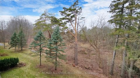 Photo 22 at 327 - 900 Bogart Mill Trail, College Manor, Newmarket