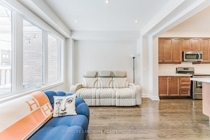 Photo 8 at 62 Helliwell Crescent, Oak Ridges Lake Wilcox, Richmond Hill