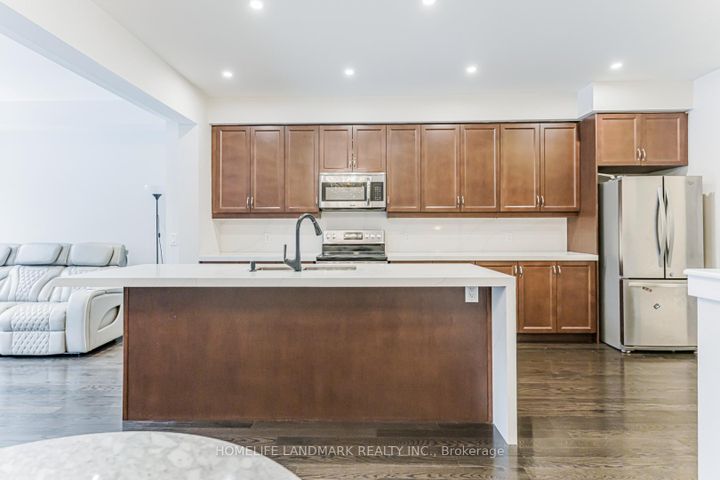 Photo 13 at 62 Helliwell Crescent, Oak Ridges Lake Wilcox, Richmond Hill