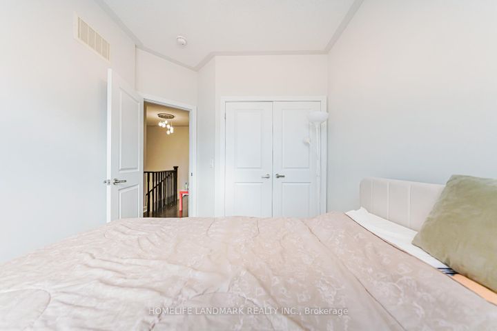 Photo 24 at 62 Helliwell Crescent, Oak Ridges Lake Wilcox, Richmond Hill