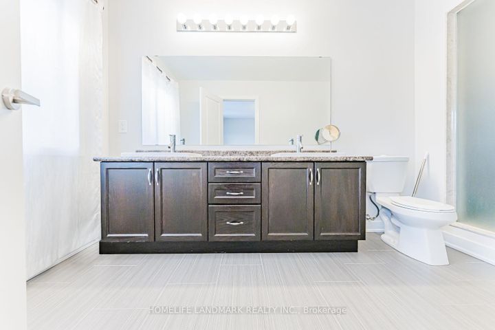 Photo 32 at 62 Helliwell Crescent, Oak Ridges Lake Wilcox, Richmond Hill