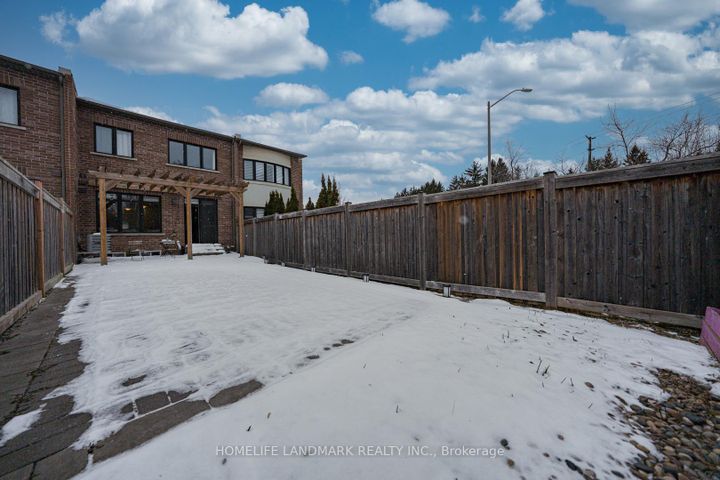 Photo 47 at 62 Helliwell Crescent, Oak Ridges Lake Wilcox, Richmond Hill