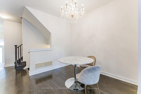 Photo 11 at 62 Helliwell Crescent, Oak Ridges Lake Wilcox, Richmond Hill